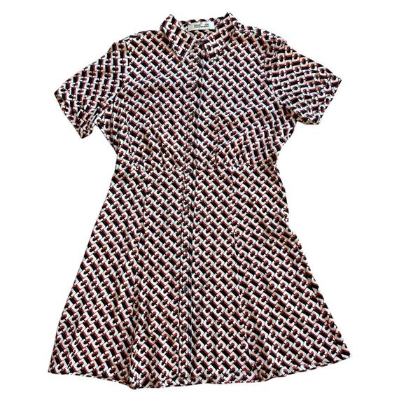 100% Silk Diane Von Furstenberg ￼ Geometric Dress - Excellent Preloved - Picture 3 of 6